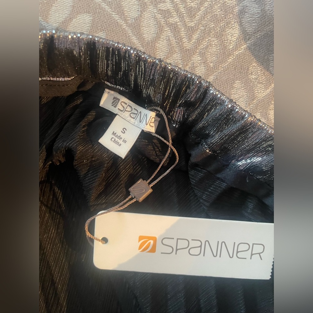 NWT Metallic Pleated Skirt - Picture 5 of 7